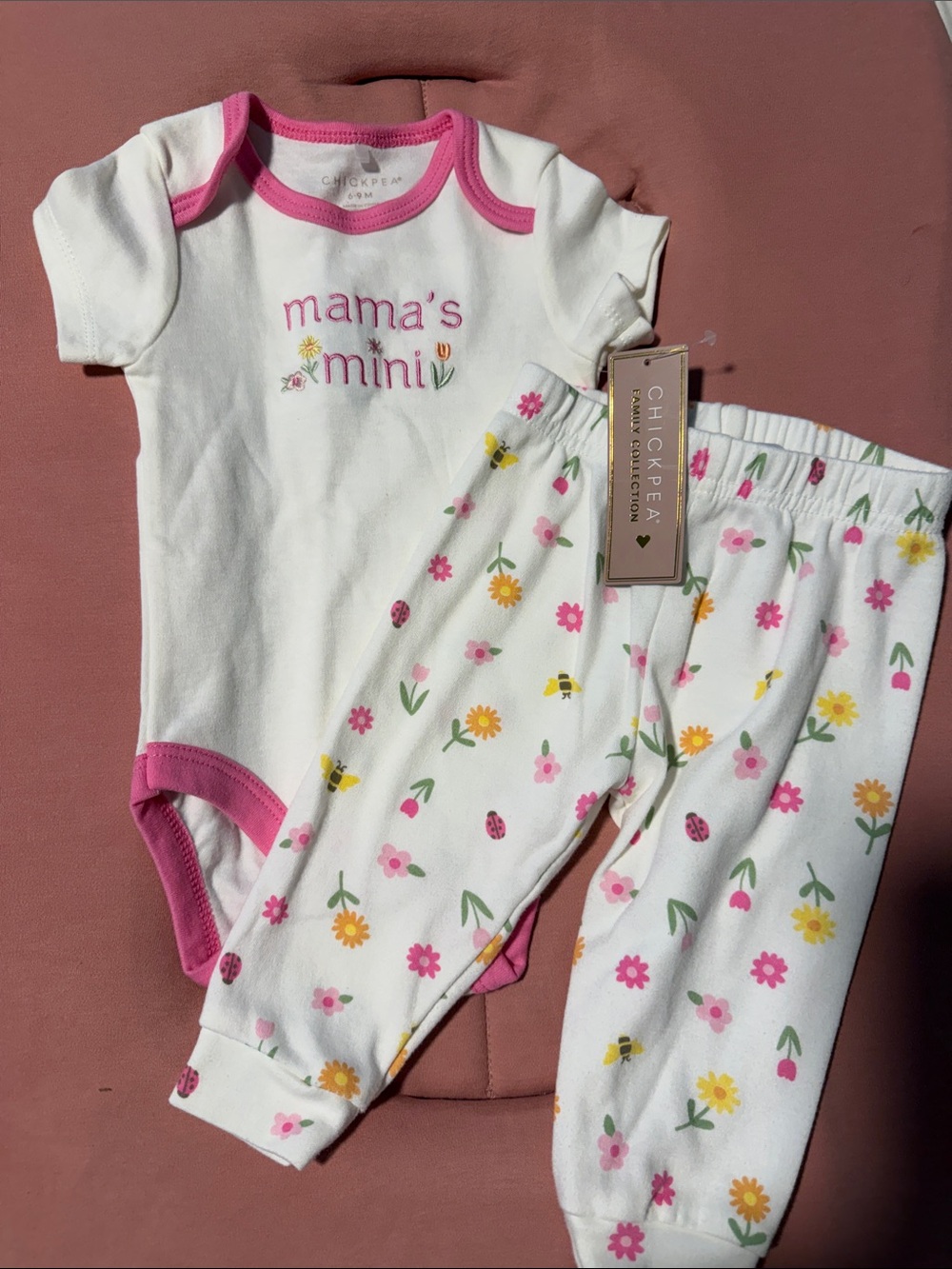 chick pea White & Pink Floral "Mama's Mini" Baby Pajama Set